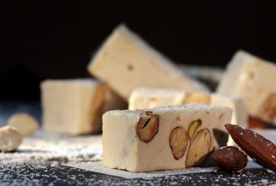 Quelle est la différence entre le nougat tendre et le nougat dur ?